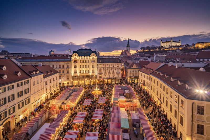Advent Schloss Hofban és Pozsonyban